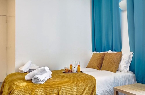 Bagnolet Apartment | TheBlueStay 136 - Beautiful Duplex Apartment