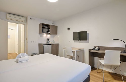 Le Port sous la Lune Apartment | Cosy studio proche RER, idéal pour visiter Paris