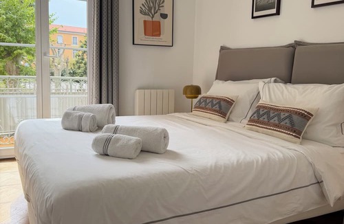 Antibes Old Town Apartment | RENOVATED charming 2 Bed & 2 Bath Apt. in old Antibes with outdoor terrace