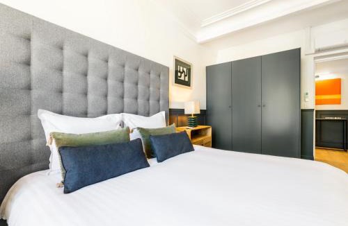 Quartier de la Porte-Saint-Denis Apartment | LivinParis - Luxury AC 3 Bedrooms Opera II