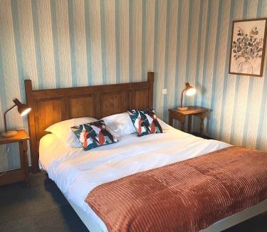 Semur-en-Auxois Hotel | Hôtel des Cymaises