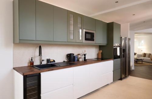 Chatillon Apartment | Spacious Designer Duplex 9 Guests Fully Renovated