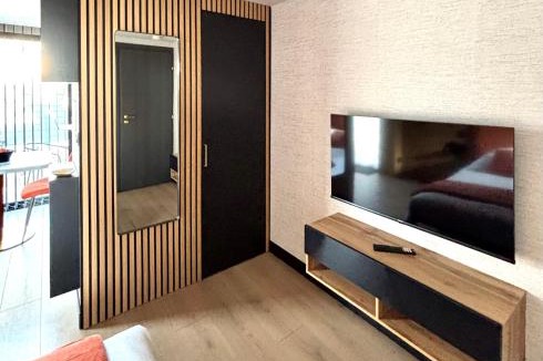 Chailly-les-Ennery Apartment | Suite indépendante avec terrasse privée, parking & Climatisation
