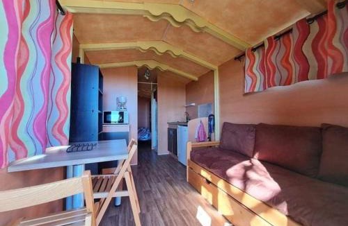 Burthecourt-aux-Chenes Ski Chalet | Comfortable roulotte Chèvres du Vermois