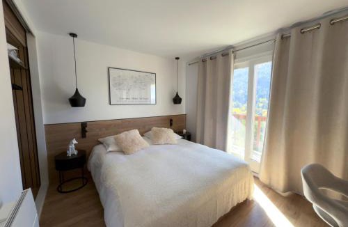 Meribel Centre Apartment | Appartement rénové à Méribel Centre, avec Balcon et à 5 minutes des pistes et du centre