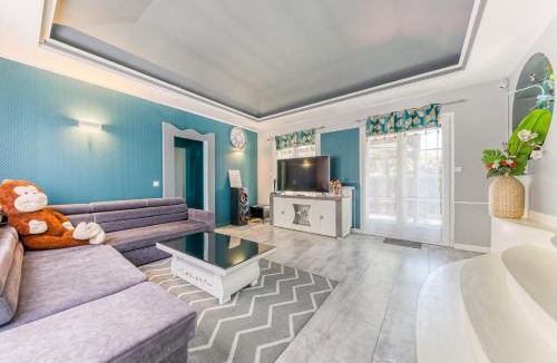 Villemoisson-sur-Orge Villa | Villa Maxonale près de Paris avec Piscine Chauffée, Sauna et Jacuzzi