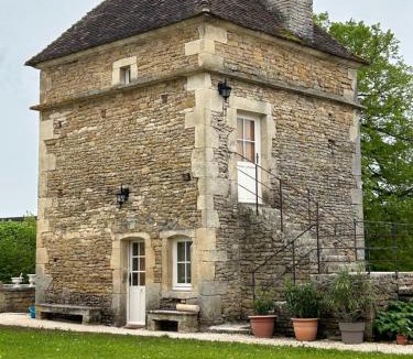 Moutiers-Saint-Jean Bed & Breakfast | La Buffonnerie