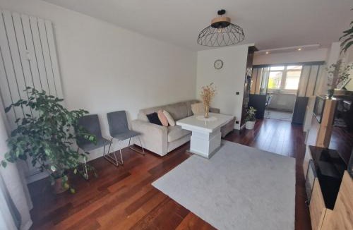 Savigny-sur-Orge Apartment | Appartement équipé, calme et lumineux avec Parking inclus