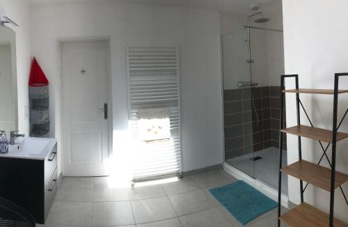 Athienville House | Grand gîte avec piscine, cheminée et terrasse près de Lunéville, idéal pour familles et groupes - FR-1-584-84
