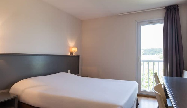 The Originals City, Hôtel Le Louisiane
