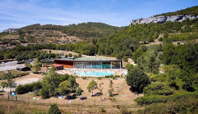 Luxe Sanitary XL 6 Pers. Villatent at 4-star campsite La Roche d'Ully