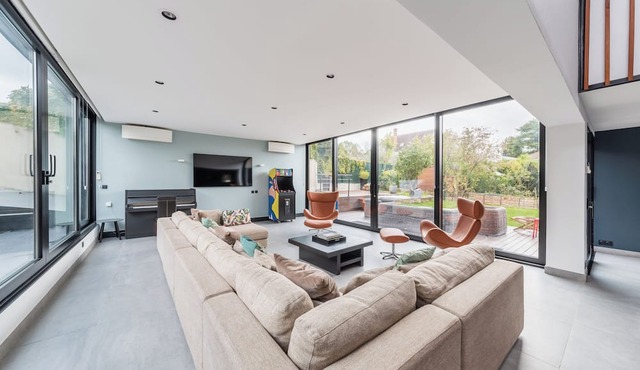 10. Villa California