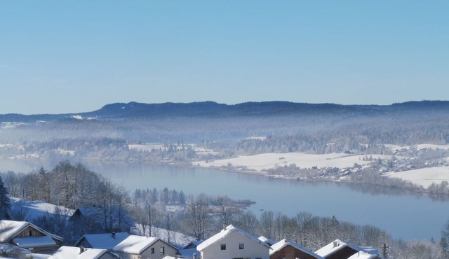 Calme vue sur le lac Rando, Activités Nautiques , Sport D'hiver Gastronomie !