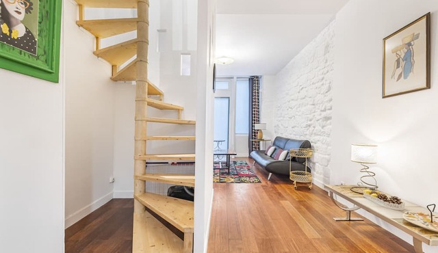 Psychédelique, 2BR/2BA, 4 people