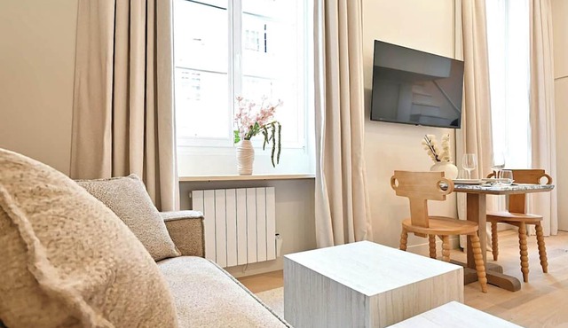 Superb Apartment Center of Paris Le Marais