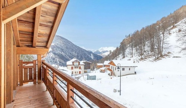 Chalet, sauna, balcony, fireplace or stove, parking, ski locker, 185m², Peisey-Vallandry