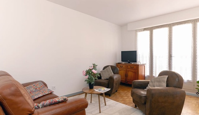 T3 Apartment near Alpes Isère Airport with Balcony