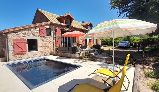 Vacation home, swimming pool, nature, beautiful views, magnificent South Burgundy