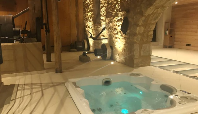 Gîte De La Scie: vacation home with mountain views, private terrace, and Wi-Fi