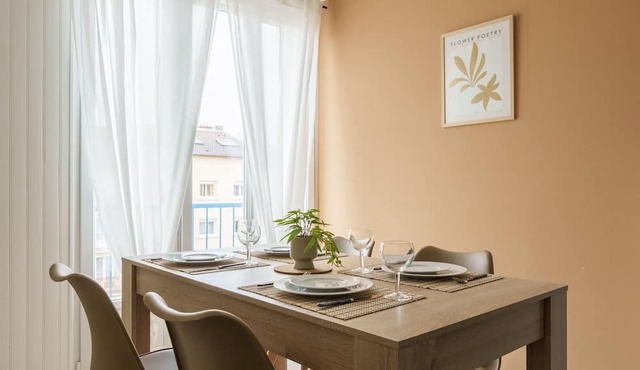 L'Escapade Foch - One Bedroom Apartment, Sleeps 2