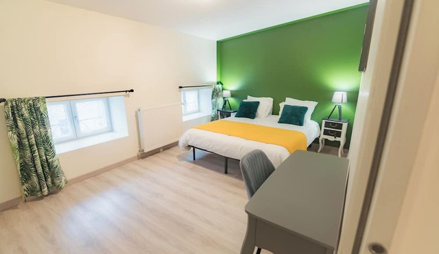 TOURNUS TOWNHOUSE with COVERED PATIO- BICYCLE HOME