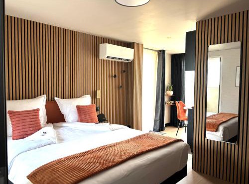 Suite indépendante avec terrasse privée, parking & Climatisation