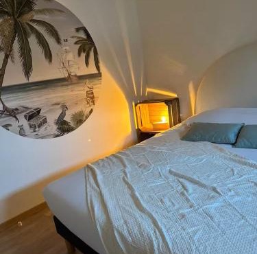 Logement Pirate themed suite with parking