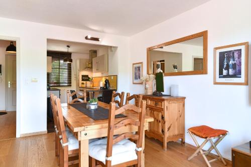 Appartement Côté Vignes avec Terrasse et Parking
