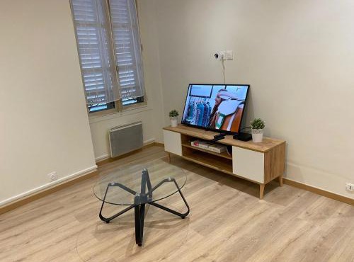 Grand F4 de 71m2 pour 6 personnes en plein centre ville Arpajon